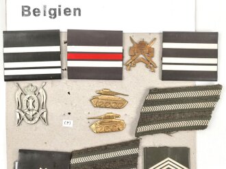 Belgien, Sammlung Abzeichen, jeweils auf Pappe aufgelegt