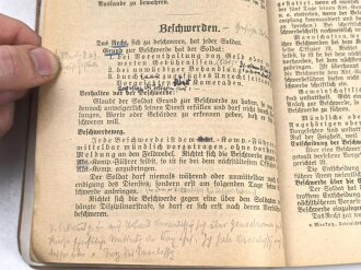 "Unterrichtsbuch für die Maschinengewehr Kompangnien Gerät 08" datiert 1910, 214 Seiten, DIN A5, gebraucht