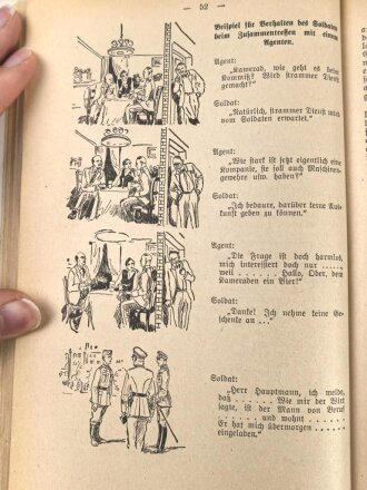 "Der Dienstunterricht im Heere, Ausgabe für den Schützen der Schützenkompanie" datiert 1940, 340 Seiten, DIN A5, gebraucht