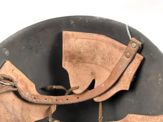 Schweden, Stahlhelm . Originallack, ungereinigt