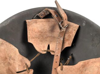 Schweden, Stahlhelm . Originallack, ungereinigt