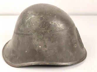 Niederlande Nachkrieg Stahlhelm, überlackiert und mit neuem Innenfutter 