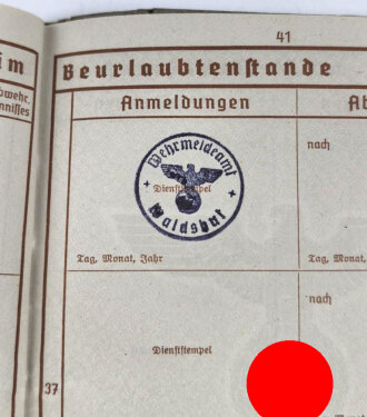 Soldbuch und Wehrpaß eines Nachrichtensoldaten