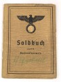 Soldbuch und Wehrpaß eines Nachrichtensoldaten