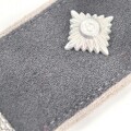 Deutsches Rotes Kreuz III.Reich, einzelne Schulterklappe für Vorhelfer, mit Gruppenführerlitze