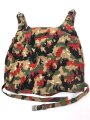 Schweiz, Rucksack aus Tarnmaterial in gutem Zustand, 45 x45 cm