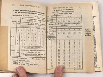 H.Dv. 400 "Schußtafel für die leichte Feldhaubitze mit der Haubitzgranate" datiert 1937, DIN A6, 117 Seiten, gebraucht