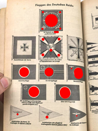 "Der Dienstunterricht im Heere, Ausgabe für den Schützen der Schützenkompanie" datiert 1941, 332 Seiten, DIN A5, gebraucht