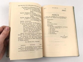 Zu D.V.E. Nr. 362. "Ehrengerichte der Offiziere im Preußischen Heere und Ergänzungsordre" datiert 1910, DIN A5, stark gebraucht