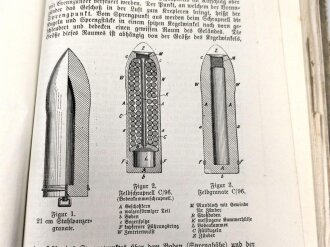 "Der Infanterie Einjährige und Offizier des Beurlaubtenstandes II.", datiert 1915, 205 Seiten, DIN A5, stark gebraucht