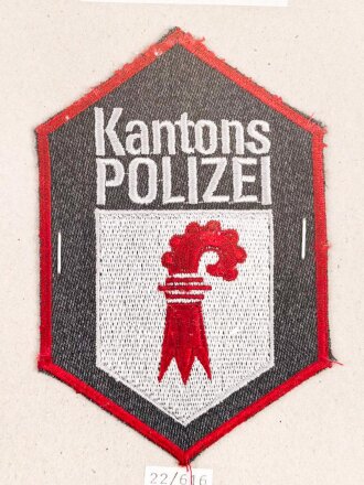 Schweiz, Sammlung Rangabzeichen/ Brustabzeichen der Polizei, auf Karton getackert