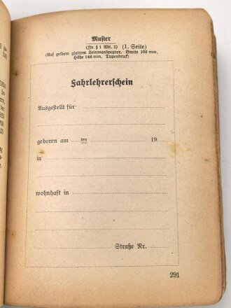 PDV. 5. "Vorschriften für den Straßenverkehr" datiert 1938, 168 Seiten, DIN A5, stark gebraucht