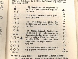 "HJ im Dienst" Ausbildungsvorschrift für die Ertüchtigung der Deutschen Jugend. 345 Seiten, erstes Blatt fehlt, Einband so gut wie lose, stark gebraucht