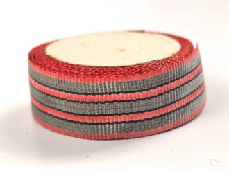 Österreich k.u.k. , Bandabschnitt für eine Bandspange zur Verwundetenmedaille mit zweimaliger Verwundung. Breite 16mm, sie erhalten 10 cm von der Rolle abgeschnitten