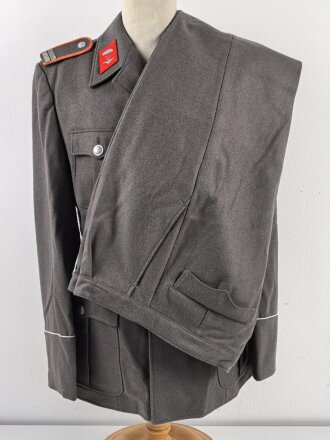 NVA Uniformjacke und Hose Fallschirmjäger.