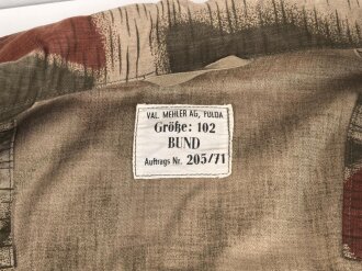 Bundesgrenzschutz, Tarnjacke alter Art. Größe 102, das Rückenteil geschlitzt und wieder vernäht. Farbfrisches Stück