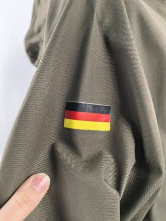 Bundeswehr, Nässeschutzjacke oliv, Grösse III ( 52/54 groß)  Sehr guter Zustand