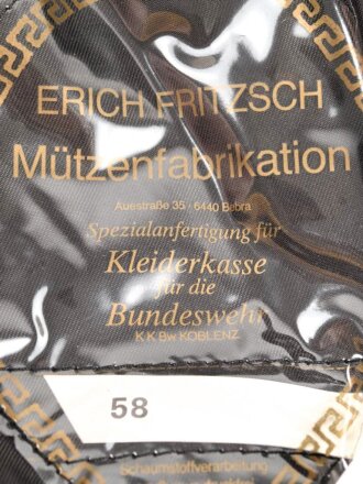 Bundeswehr, Barett für einen Angehörigen der Fernspähtruppe. Kopfgrösse 58. Leicht eingestaubt, aus Sammlungsauflösung