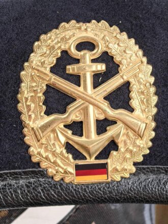 Bundeswehr, Barett für einen Angehörigen des Seebattaillon. Kopfgrösse 55. Leicht eingestaubt, aus Sammlungsauflösung