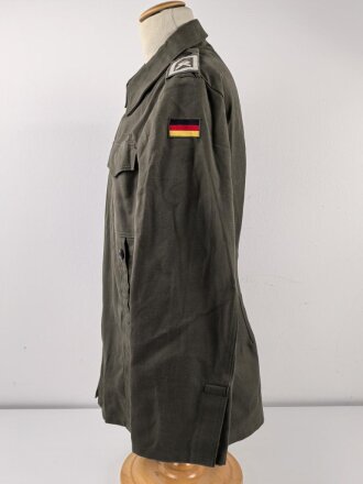 Bundeswehr , Feldbluse oliv, datiert 1983, Grösse 170/180-90 ( Gr. Nr. 5 ) . Leicht getragen, sehr guter Zustand