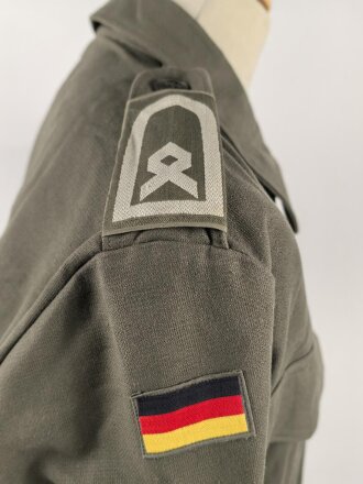 Bundeswehr , Feldbluse oliv, datiert 1983, Grösse 170/180-90 ( Gr. Nr. 5 ) . Leicht getragen, sehr guter Zustand