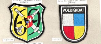 Polen, Sammlung Ärmelabzeichen Heer, auf Karton getackert