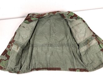 Bundeswehr , Tarnjacke alter Art, getragenes, ungereinigtes Stück, datiert 1956