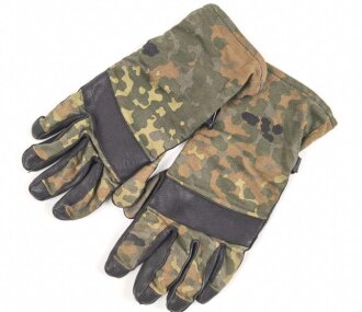 Bundeswehr,  Handschuh ,  flecktarn Grösse 9, leicht gebraucht, datiert 2008