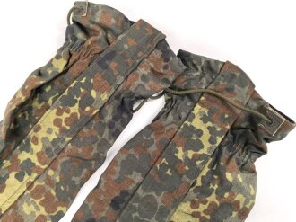 Bundeswehr,  Paar Nässeschutzgamaschen flecktarn, ungebraucht