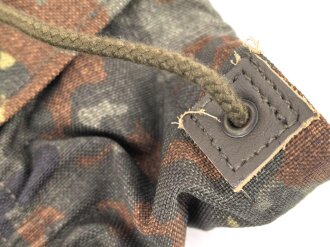 Bundeswehr,  Paar Nässeschutzgamaschen flecktarn, ungebraucht