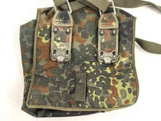 Bundeswehr, Mehrzwecktasche 10 Liter flecktarn, leicht gebraucht, mit Trageriemen