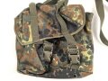 Bundeswehr, Mehrzwecktasche 10 Liter flecktarn, leicht gebraucht, mit Trageriemen