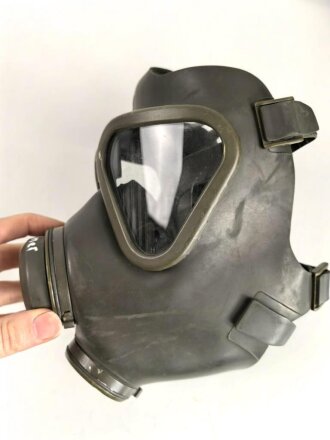 Bundeswehr, Gasmaske Modell 1965 , Grösse 2, leicht...