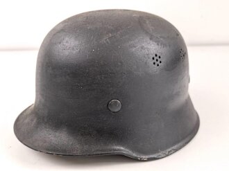 Deutschland nach 1945, Stahlhelm Feuerwehr, die Glocke vermutlich aus dem 2. Weltkrieg weiterverwendet