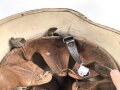 Deutschland nach 1945, Stahlhelm Feuerwehr, die Glocke vermutlich aus dem 2. Weltkrieg weiterverwendet