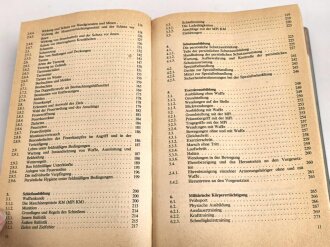 DDR "Handbuch Militärisches Grundwissen" datiert 1980, 496 Seiten, DIN A5