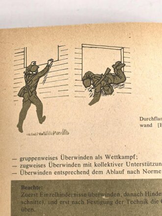 DDR "Handbuch Militärisches Grundwissen" datiert 1977, 493 Seiten, DIN A5