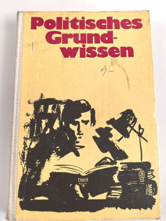 DDR "Politisches Grundwissen" datiert 1972, 585 Seiten, über DIN A5