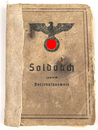 Soldbuch Heer, ausgestellt am 11.6.43 bei Marsch batterie schwere Artillerie Ausbildungs Abteilung 50 ( mot) , dananch Art. Rgt. 40. Eingetragene Pistole Radom, Medaille Winterschlacht im Osten, KVK 2. Klasse mit Schwertern. Wasserschaden