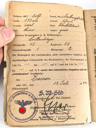 Soldbuch Polizei, ausgestellt am 12. Juli 1944 bei Schutzpolizei Abschnittskommandantur Bremen