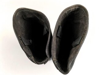 Nationale Volksarmee der DDR, paar Stiefel für Mannschaften, frühe Ausführung ähnlich Wehrmacht. Stark getragen, ungereinigt, Sohlenlänge 29cm