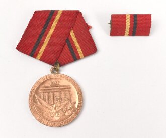 DDR , Verdienstmedaille für Angehörige von...