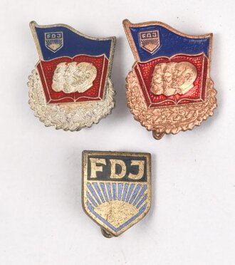 DDR , fünf Abzeichen " FDJ "