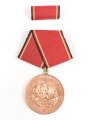 DDR , NVA Medaille für hervorragende Verdienste in bronze"