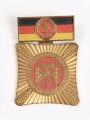 DDR, Medaille "Kollektiv der sozialistischen Arbeit" Lackierte Ausführung, in Schachtel