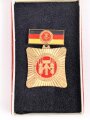 DDR, Medaille "Kollektiv der sozialistischen Arbeit" Lackierte Ausführung, in Schachtel