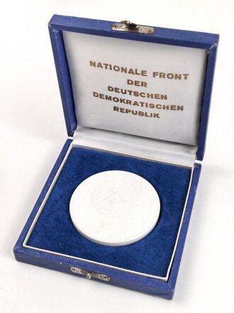 DDR, Meissen Medaille Für hervorragende Leistungen in der Bürgerinitiative , in zugehörigem Etui