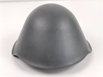 Nationale Volksarmee der DDR, Stahlhelm,  gebraucht, guter Gesamtzustand, die Glocke datiert 1977