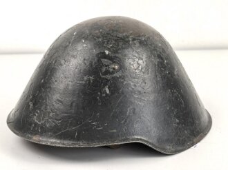 Nationale Volksarmee der DDR, Stahlhelm,  gebraucht, stark getragen, die Glocke datiert 1961