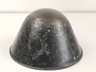 Nationale Volksarmee der DDR, Stahlhelm,  gebraucht, stark getragen, die Glocke datiert 1961